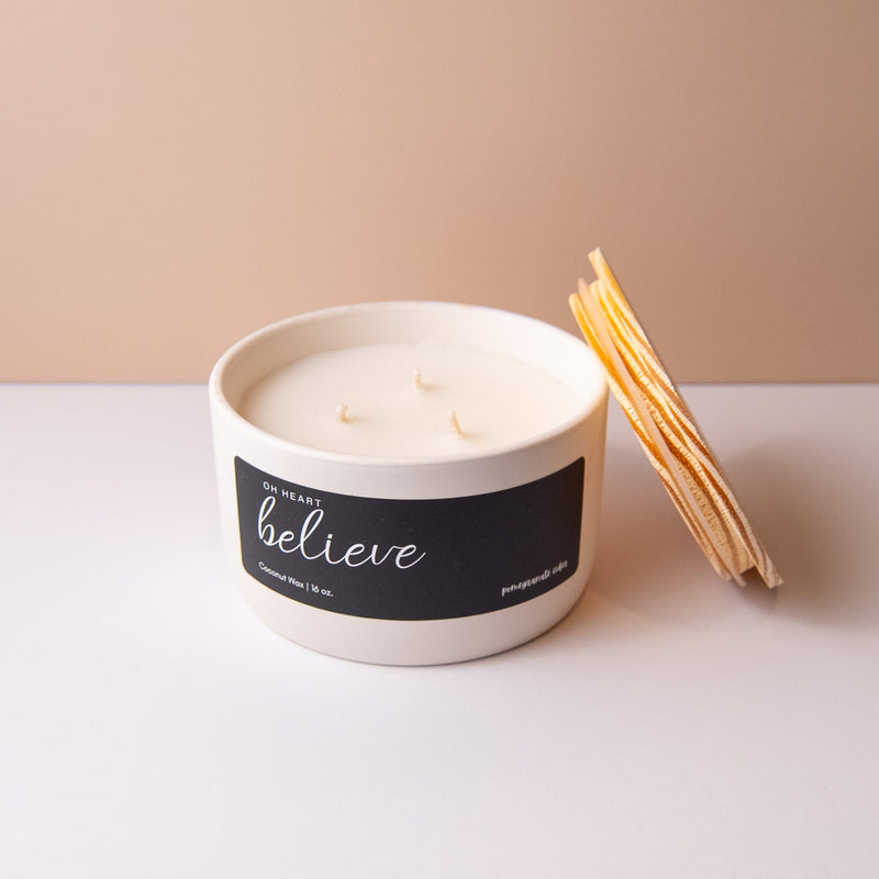 Ceramic candle with pomegranate cider